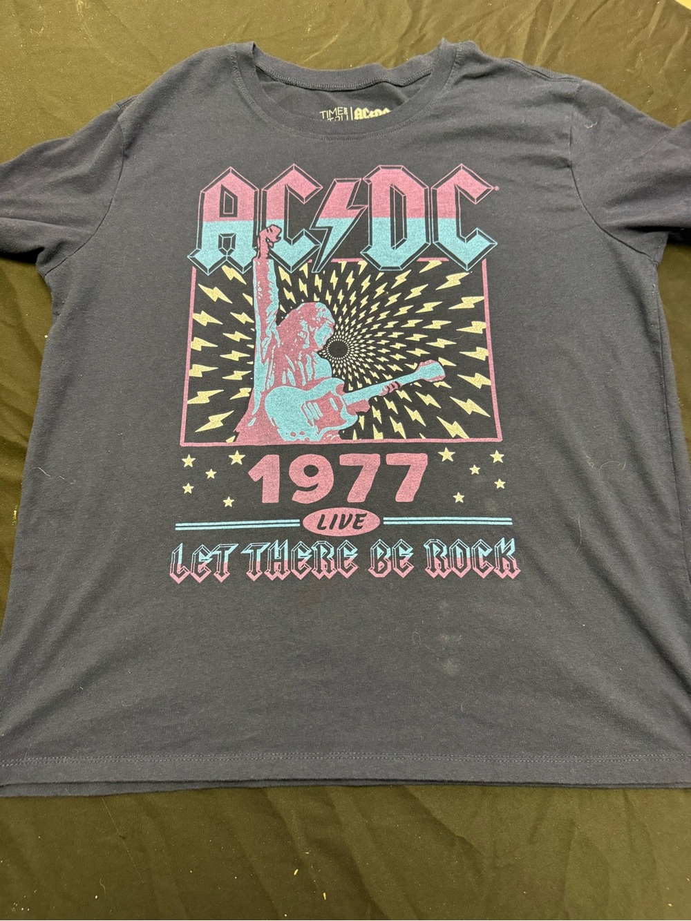 AC/DC 1977 Graphic Tee in Black with Pink & Blue Print (M)